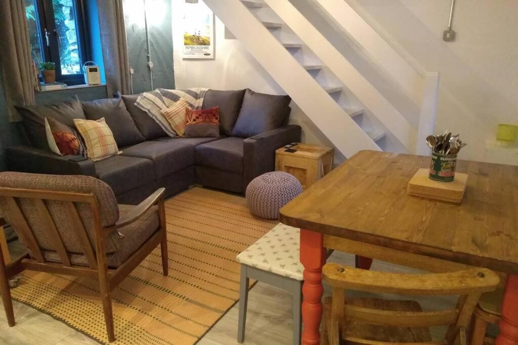 Farmhand Cottage ナーバース エクステリア 写真